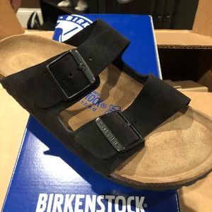 Birkenstock women’s Arizona 9m new